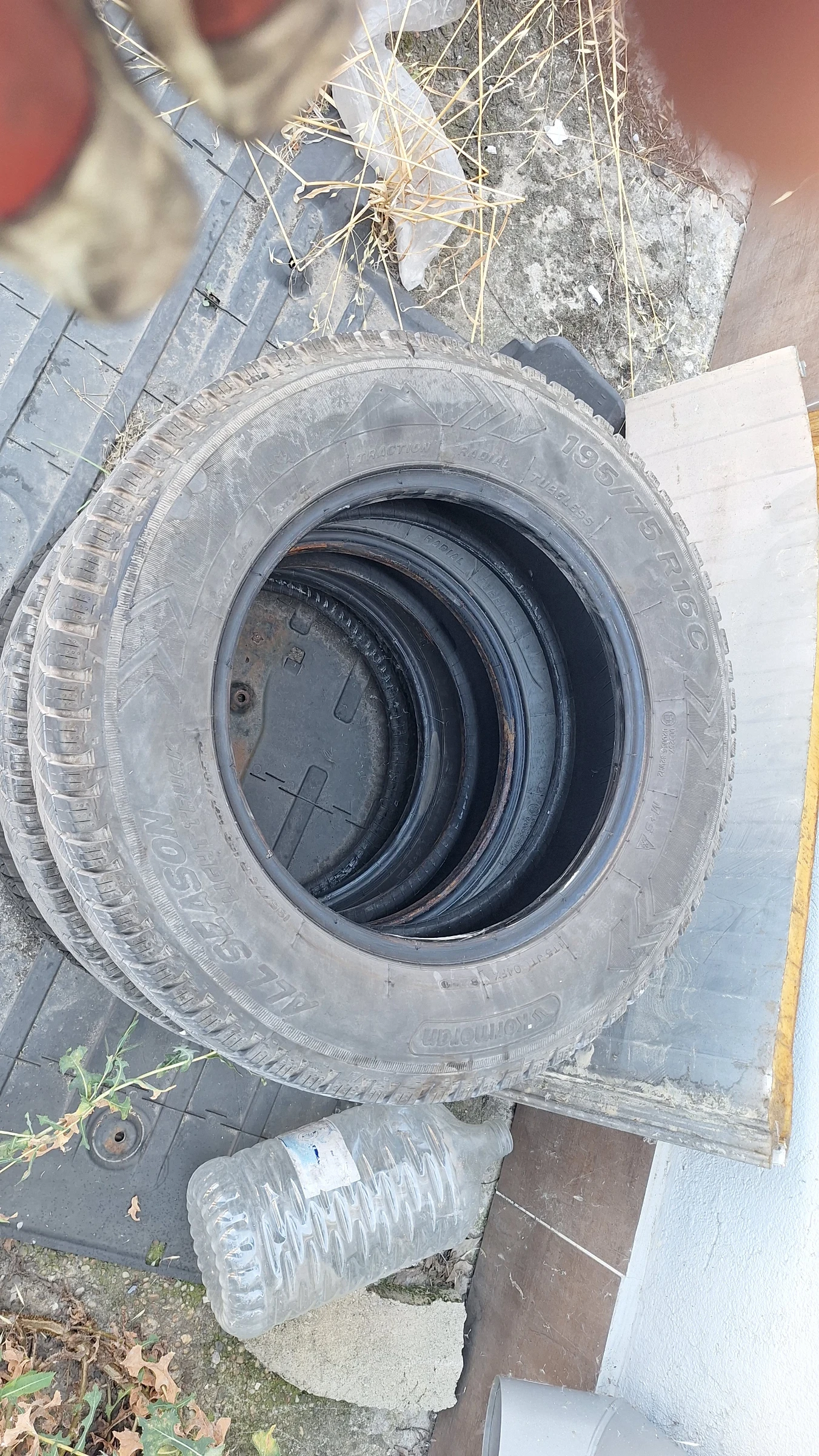 Гуми Всесезонни 195/75R16, снимка 7 - Гуми и джанти - 55790199