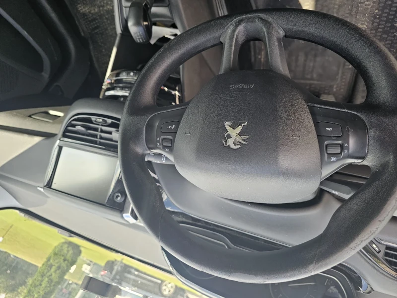 Peugeot 208 HDI, снимка 3 - Автомобили и джипове - 48447173