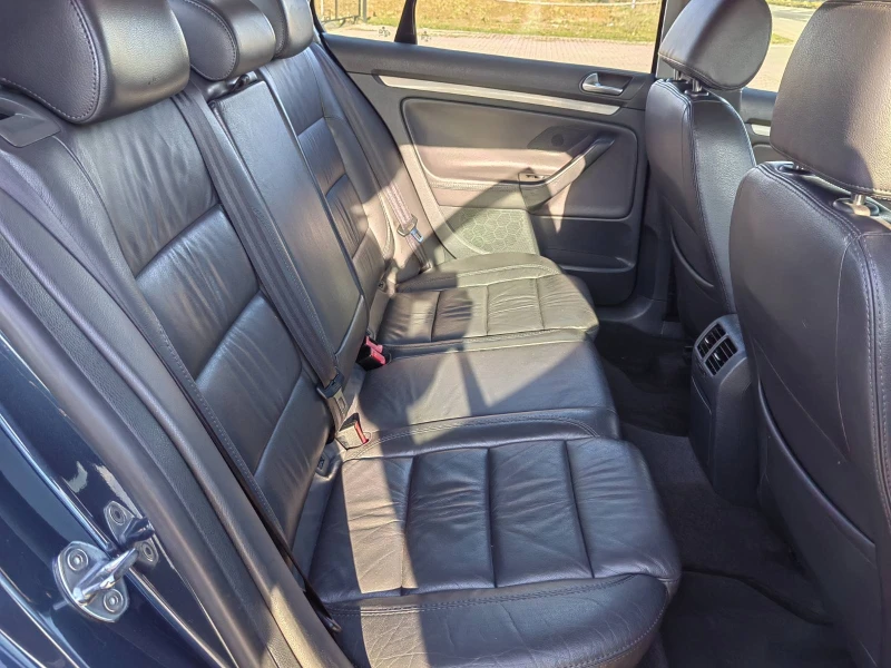 VW Jetta 2.0 TDI Highline, снимка 8 - Автомобили и джипове - 49506237