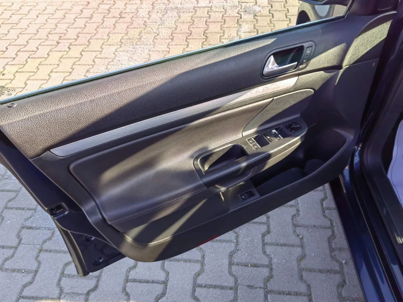 VW Jetta 2.0 TDI Highline, снимка 6 - Автомобили и джипове - 49506237