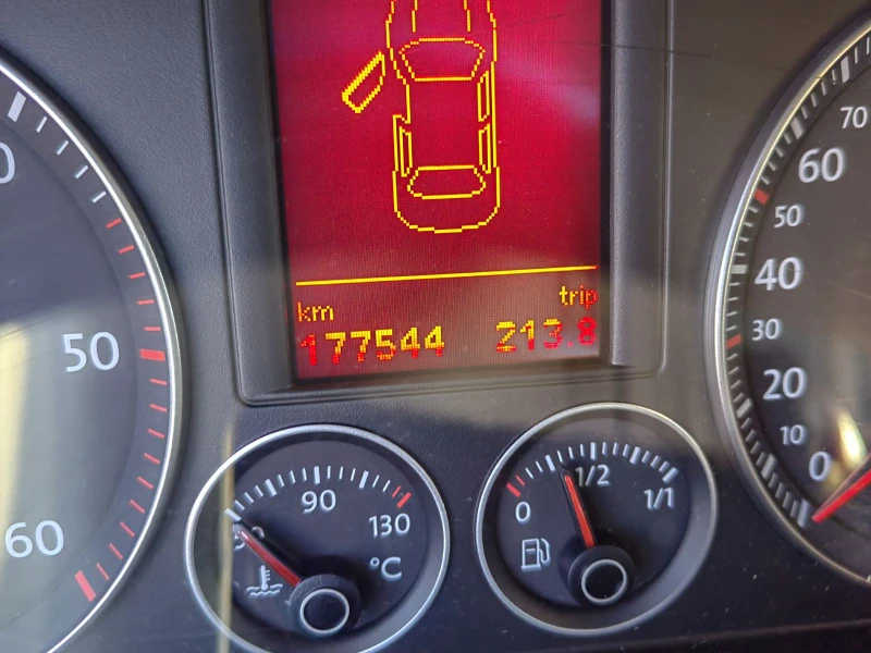 VW Jetta 2.0 TDI Highline, снимка 4 - Автомобили и джипове - 49506237