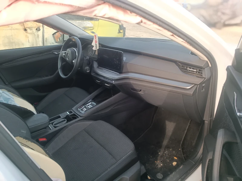 Skoda Octavia 1.5, снимка 9 - Автомобили и джипове - 49926069