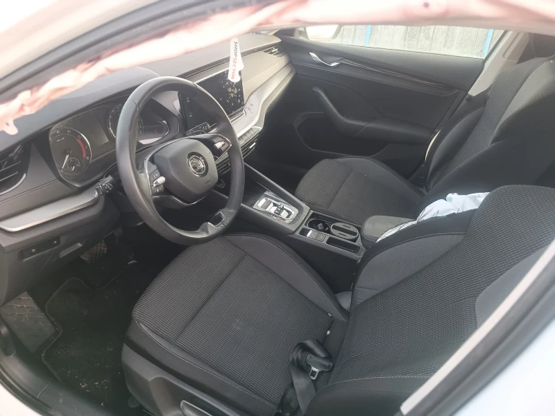 Skoda Octavia 1.5, снимка 5 - Автомобили и джипове - 49926069