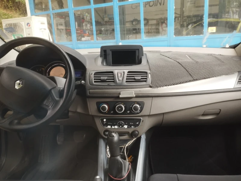 Renault Megane, снимка 5 - Автомобили и джипове - 52230395