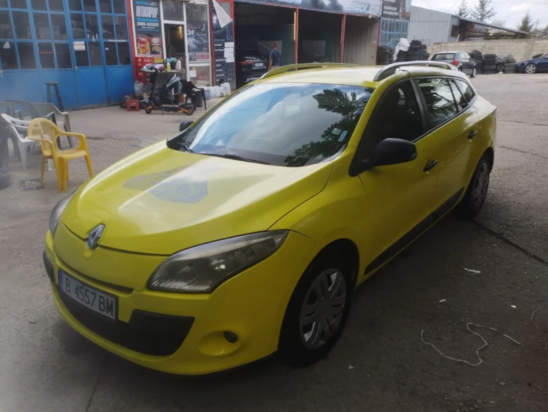 Renault Megane, снимка 2 - Автомобили и джипове - 52230395