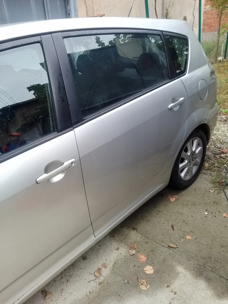 Toyota Corolla verso, снимка 3 - Автомобили и джипове - 52101139