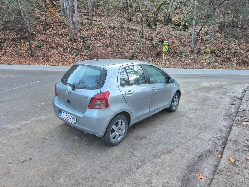 Toyota Yaris 1.3, снимка 3 - Автомобили и джипове - 52676592