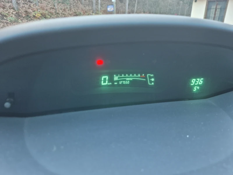 Toyota Yaris 1.3, снимка 6 - Автомобили и джипове - 52676592