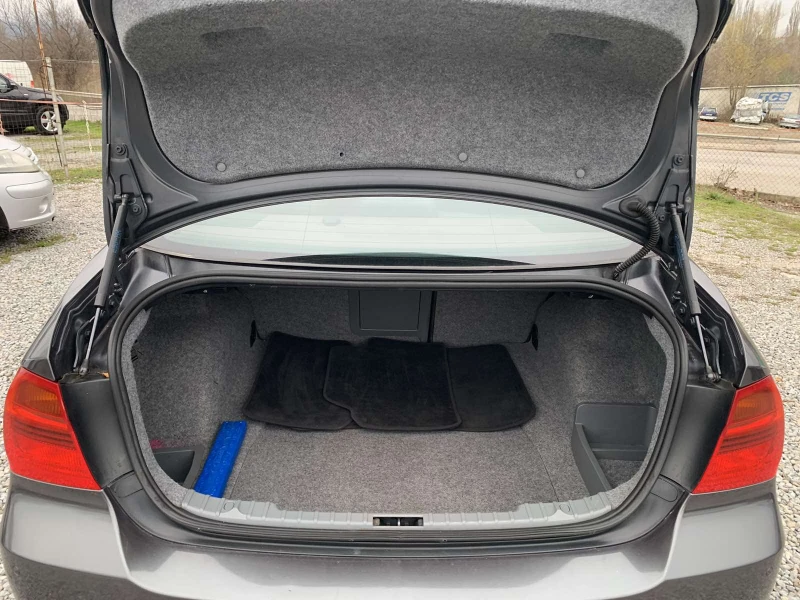 BMW 325 2.5I/6ск/NAVI, снимка 16 - Автомобили и джипове - 52712631