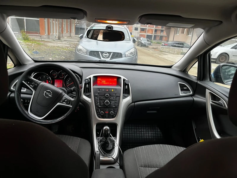 Opel Astra J 1.7 CDTI Euro 5A, снимка 7 - Автомобили и джипове - 52863387