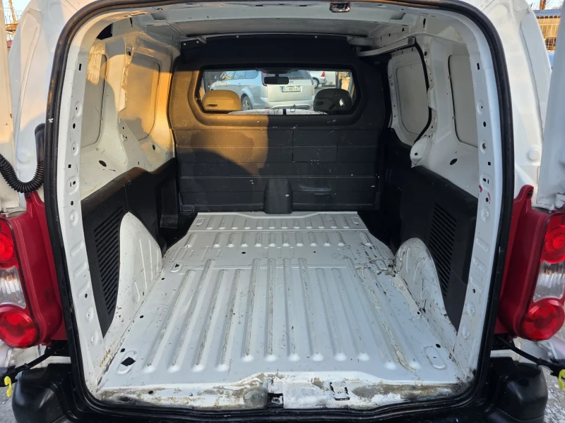 Peugeot Partner 1.6 HDI 90 К.С. КЛИМАТИК, снимка 12 - Автомобили и джипове - 53462043