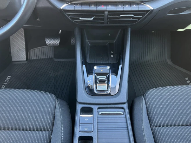 Skoda Octavia, снимка 7 - Автомобили и джипове - 52846792