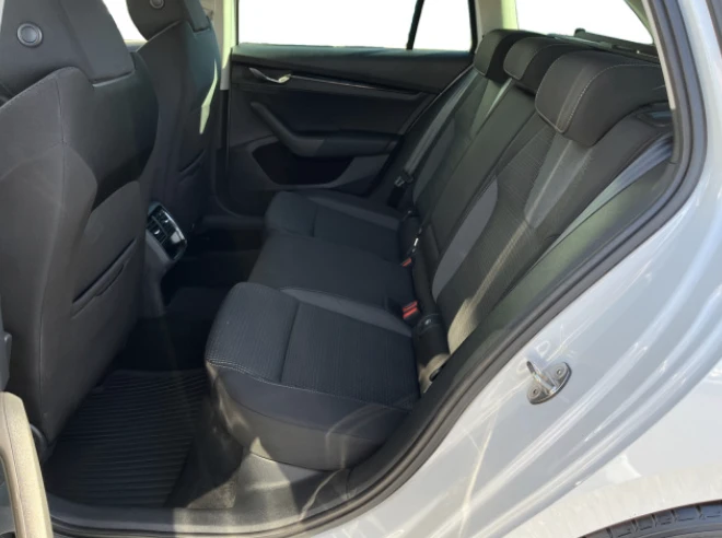 Skoda Octavia, снимка 10 - Автомобили и джипове - 52846792