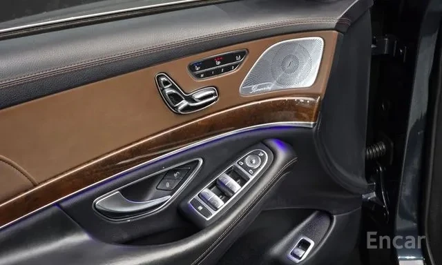 Mercedes-Benz S 560  4 MATIC W222, снимка 16 - Автомобили и джипове - 52997237