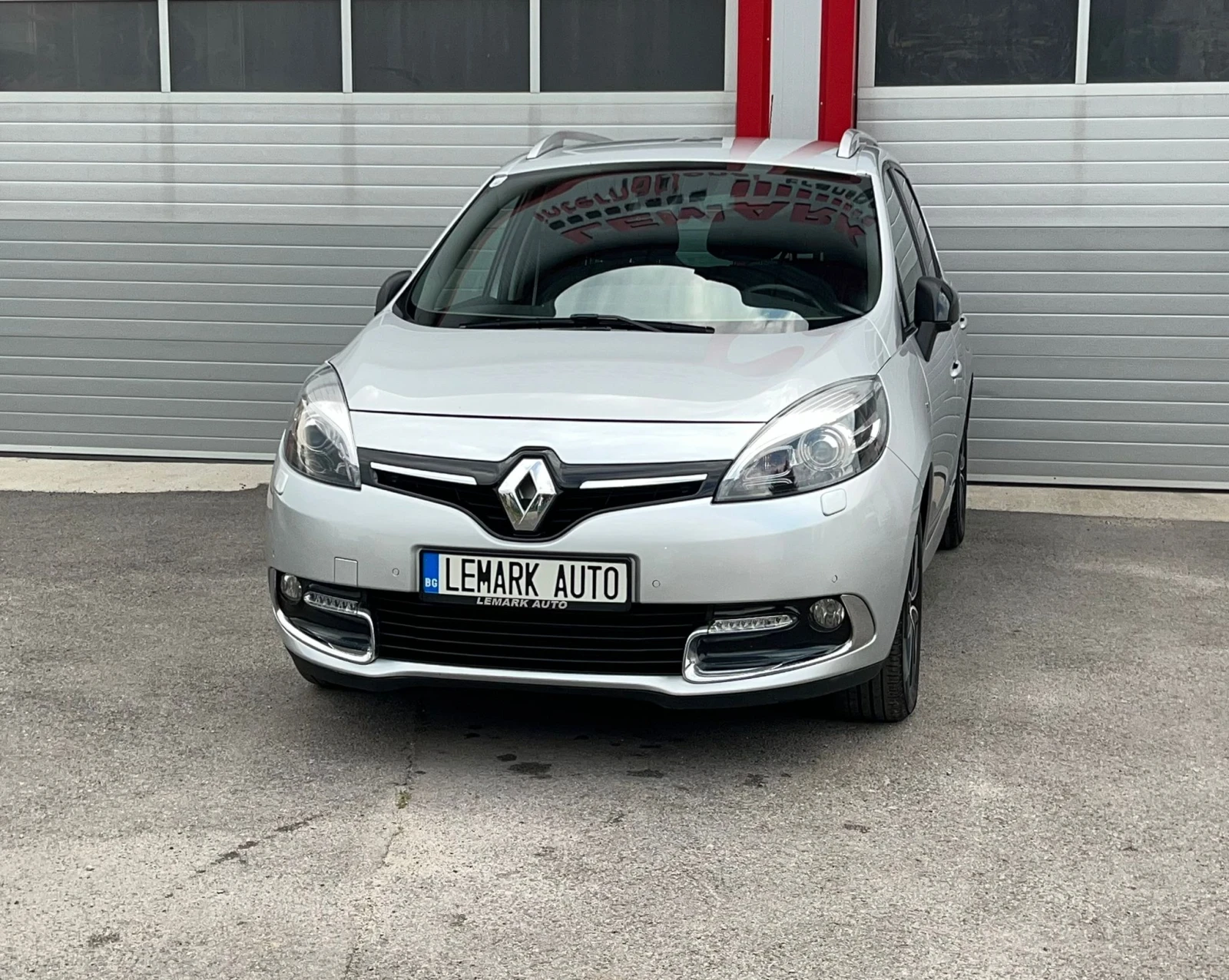 Renault Scenic 1.5DCI BOSE KEY LESS AUTOMATIK NAVI KAMERA - изображение 2