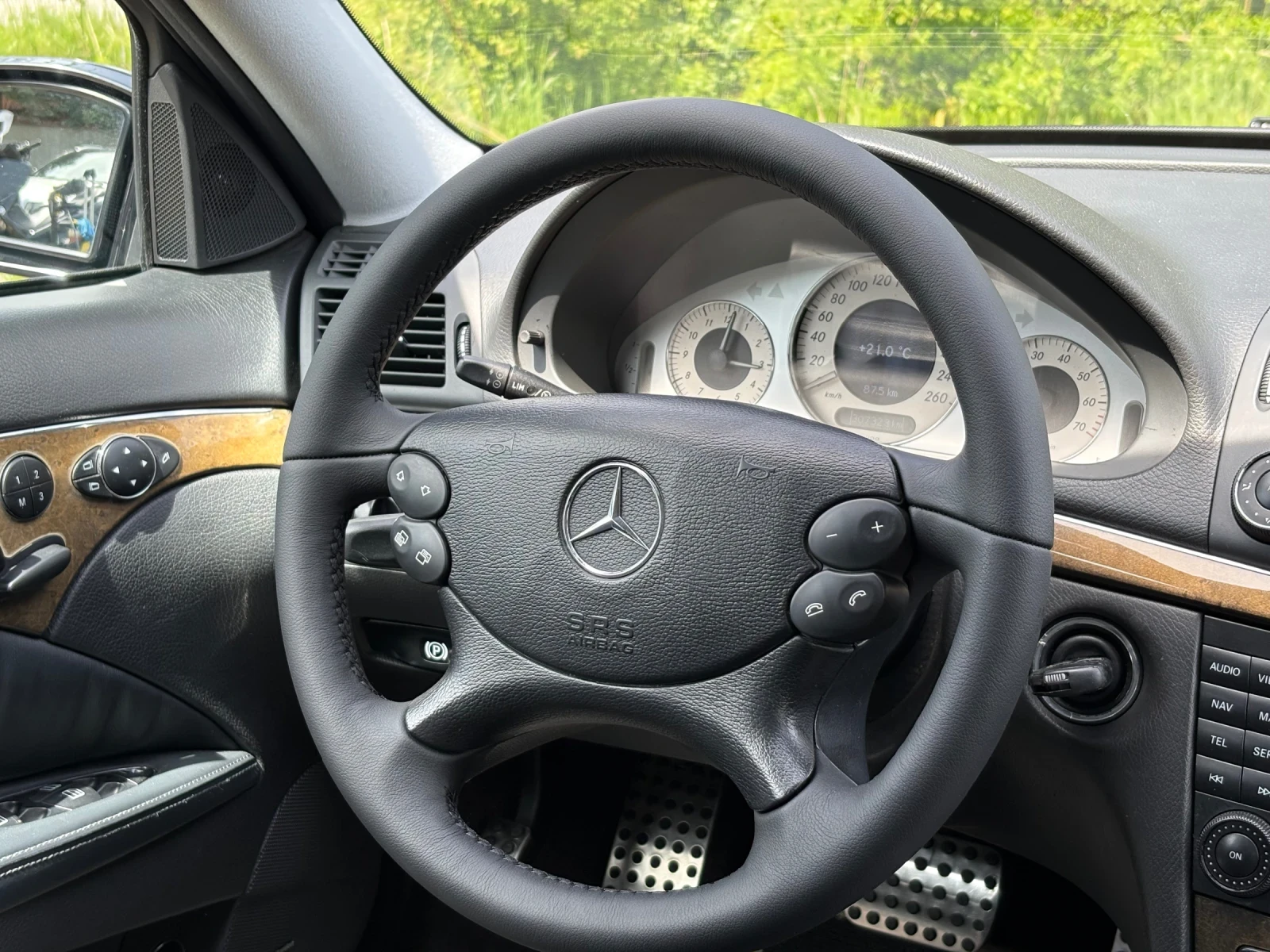 Mercedes-Benz E 350 AVANGARDE* AIRMATIC* HARMAN-KARDON* MEMORY*  - изображение 8