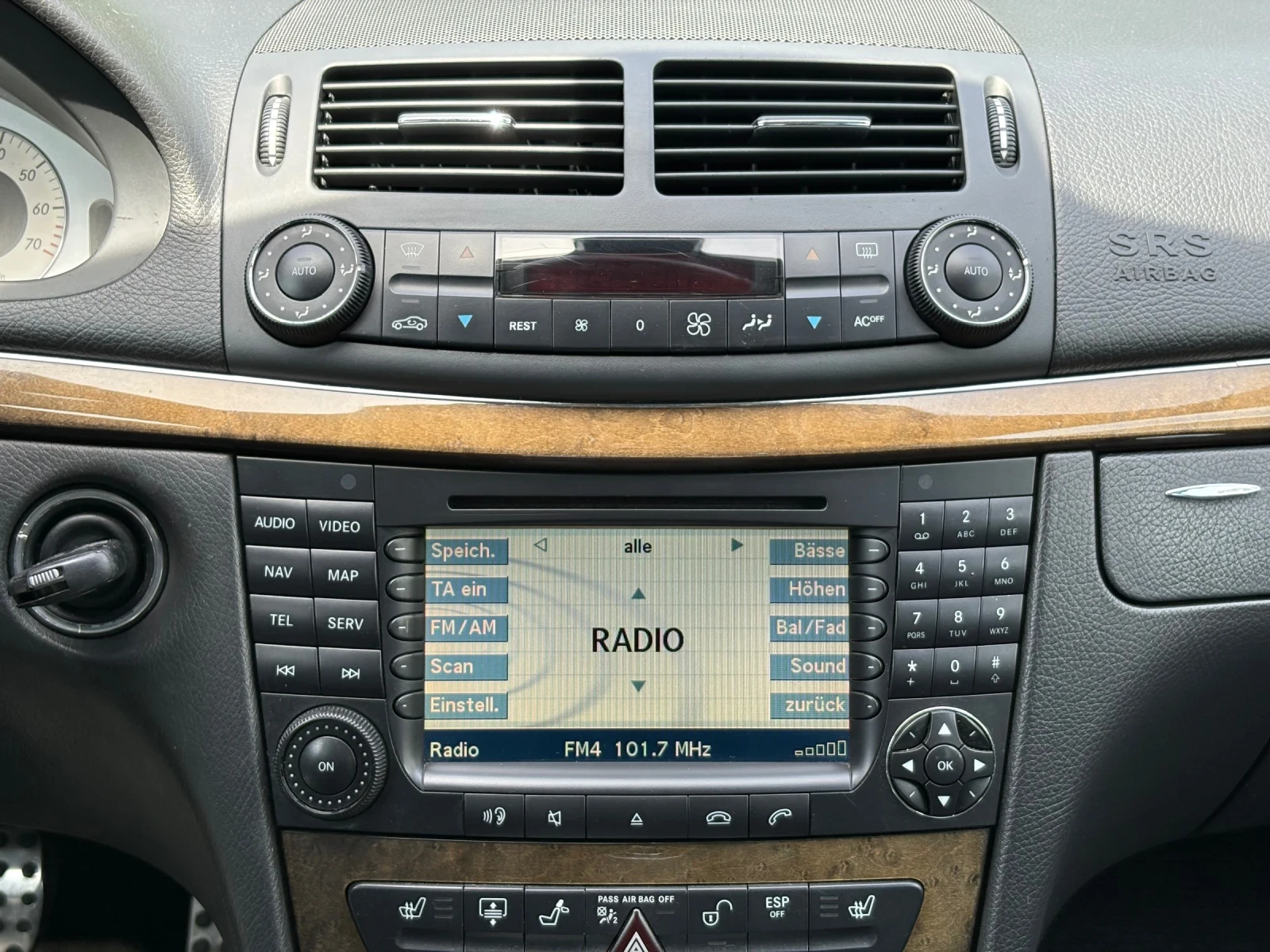 Mercedes-Benz E 350 AVANGARDE* AIRMATIC* HARMAN-KARDON* MEMORY*  - изображение 9
