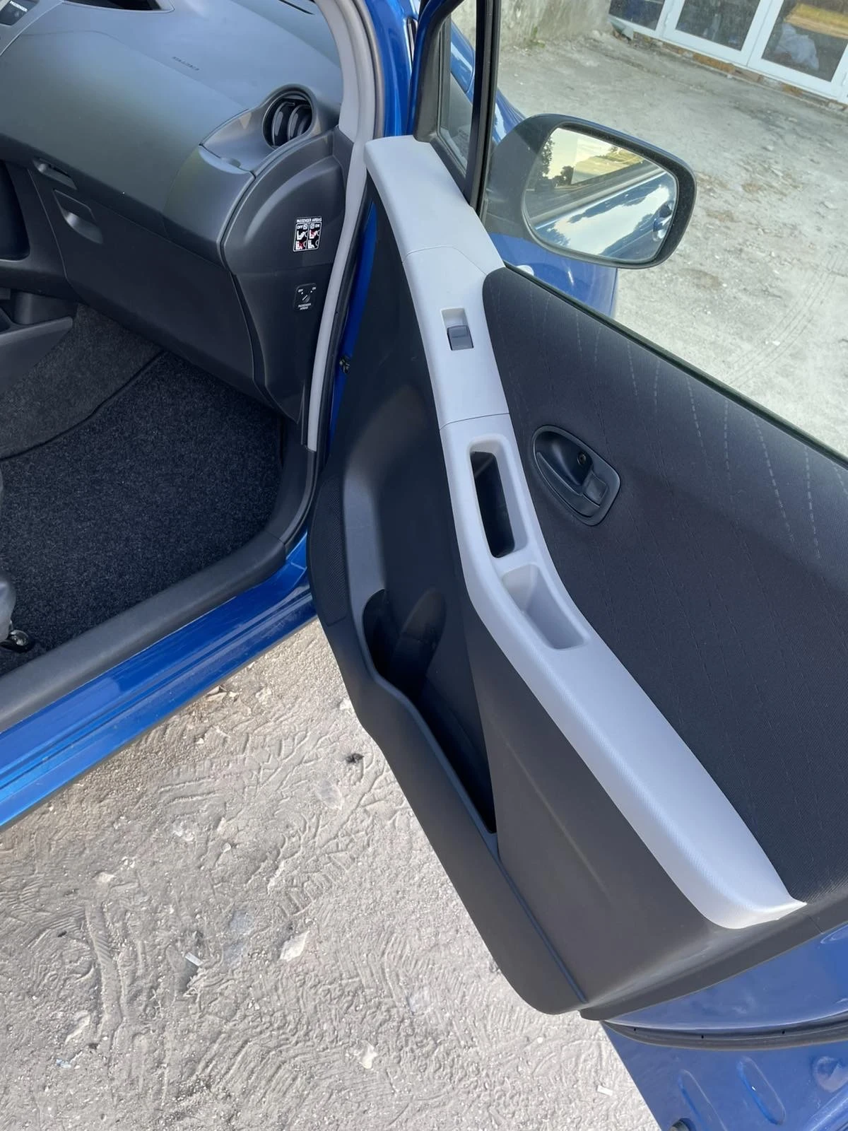 Toyota Yaris  - изображение 6