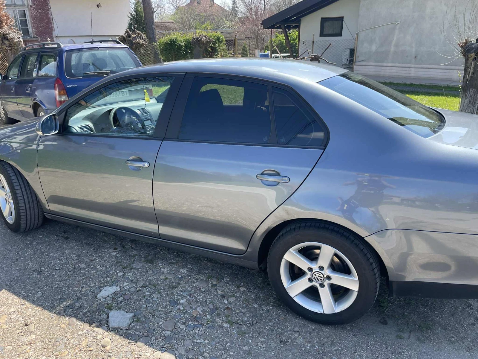 VW Jetta 1, 6 бензин - изображение 10