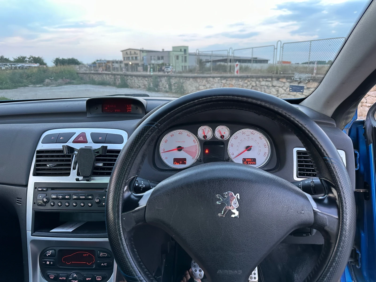 Peugeot 307 CC 2.0i 16V  - изображение 10
