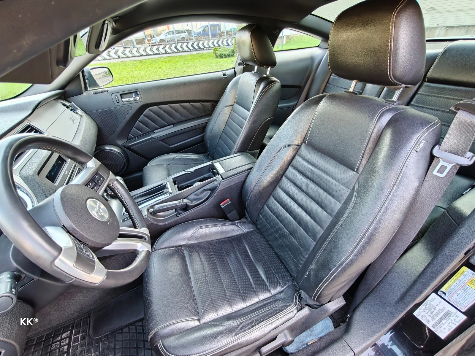 Ford Mustang Premium  - изображение 8