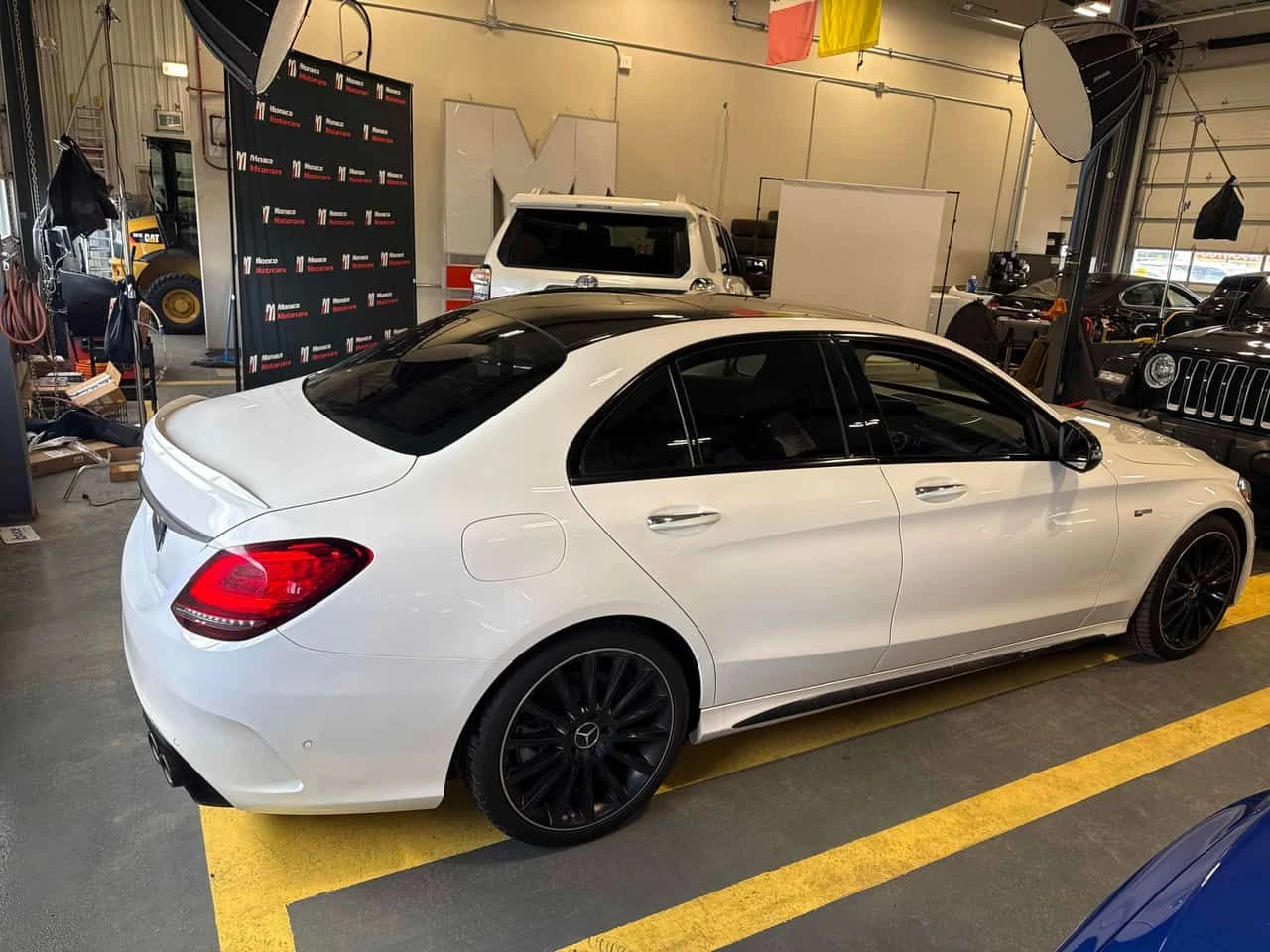 Mercedes-Benz C 43 AMG 4MATIC* DISTRONIC* BURMESTER* ПАНОРАМА* , снимка 3 - Автомобили и джипове - 54152919