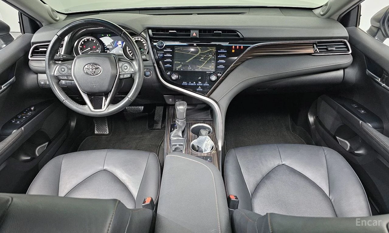 Toyota Camry ПОДГРЕВИ * ПАНО * ОПЦИЯ ЗА ФИНАНСИРАНЕ, снимка 8 - Автомобили и джипове - 55276817