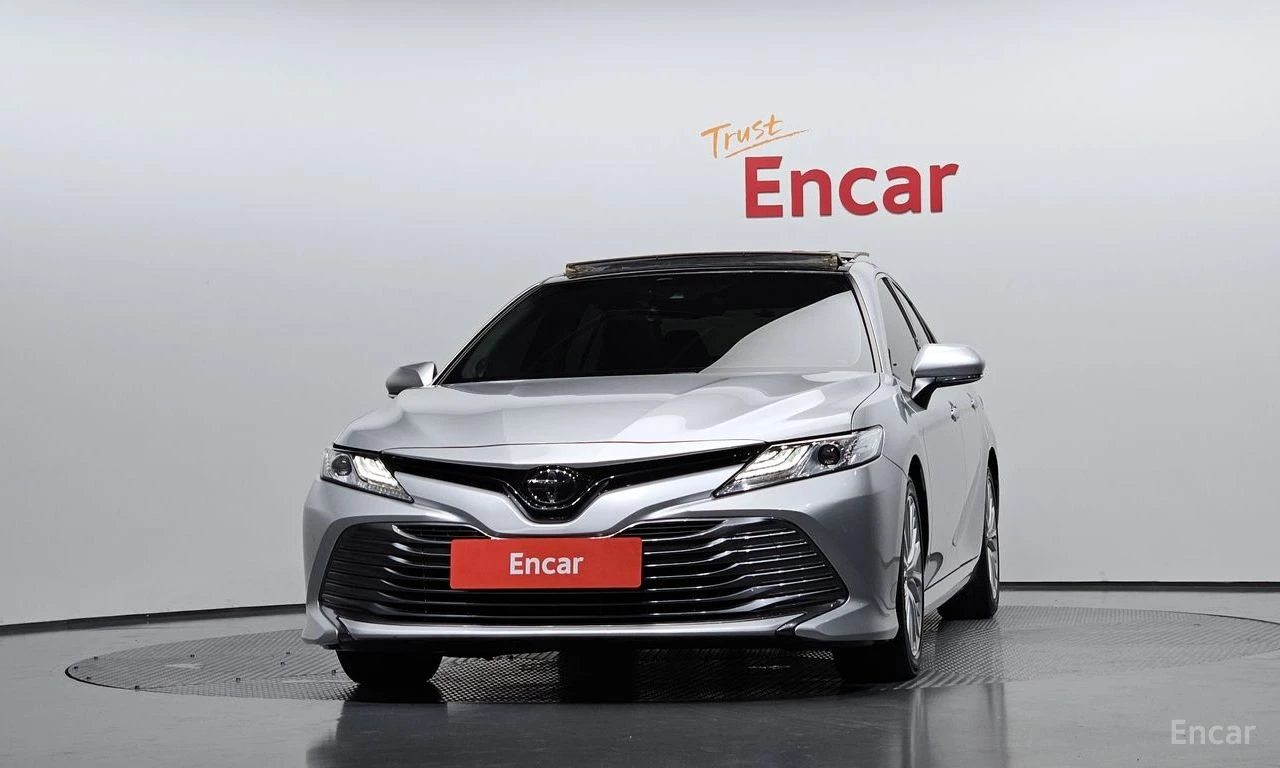 Toyota Camry ПОДГРЕВИ * ПАНО * ОПЦИЯ ЗА ФИНАНСИРАНЕ, снимка 4 - Автомобили и джипове - 55276817