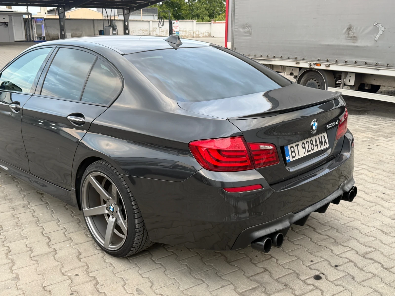 BMW 535 M pack, Distronic, 3TV, масаж, 360, soft close, снимка 7 - Автомобили и джипове - 55658064