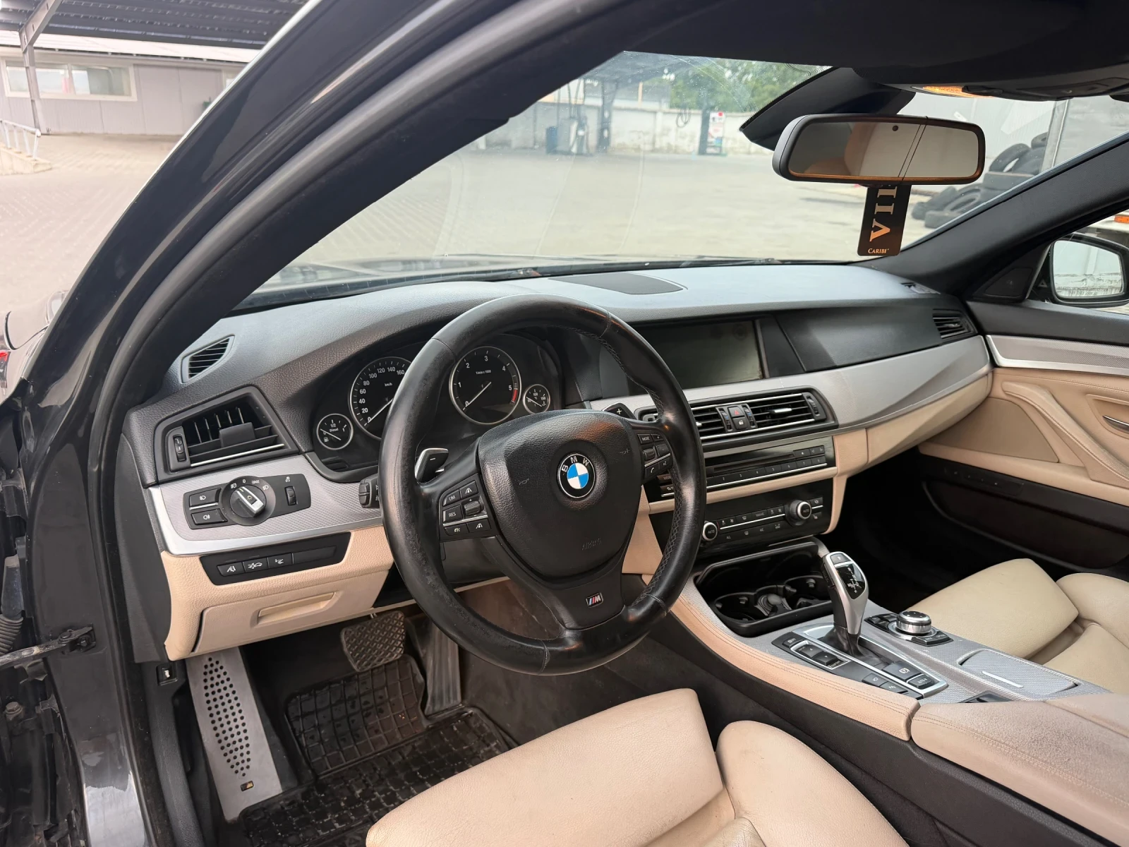 BMW 535 M pack, Distronic, 3TV, масаж, 360, soft close, снимка 11 - Автомобили и джипове - 55658064