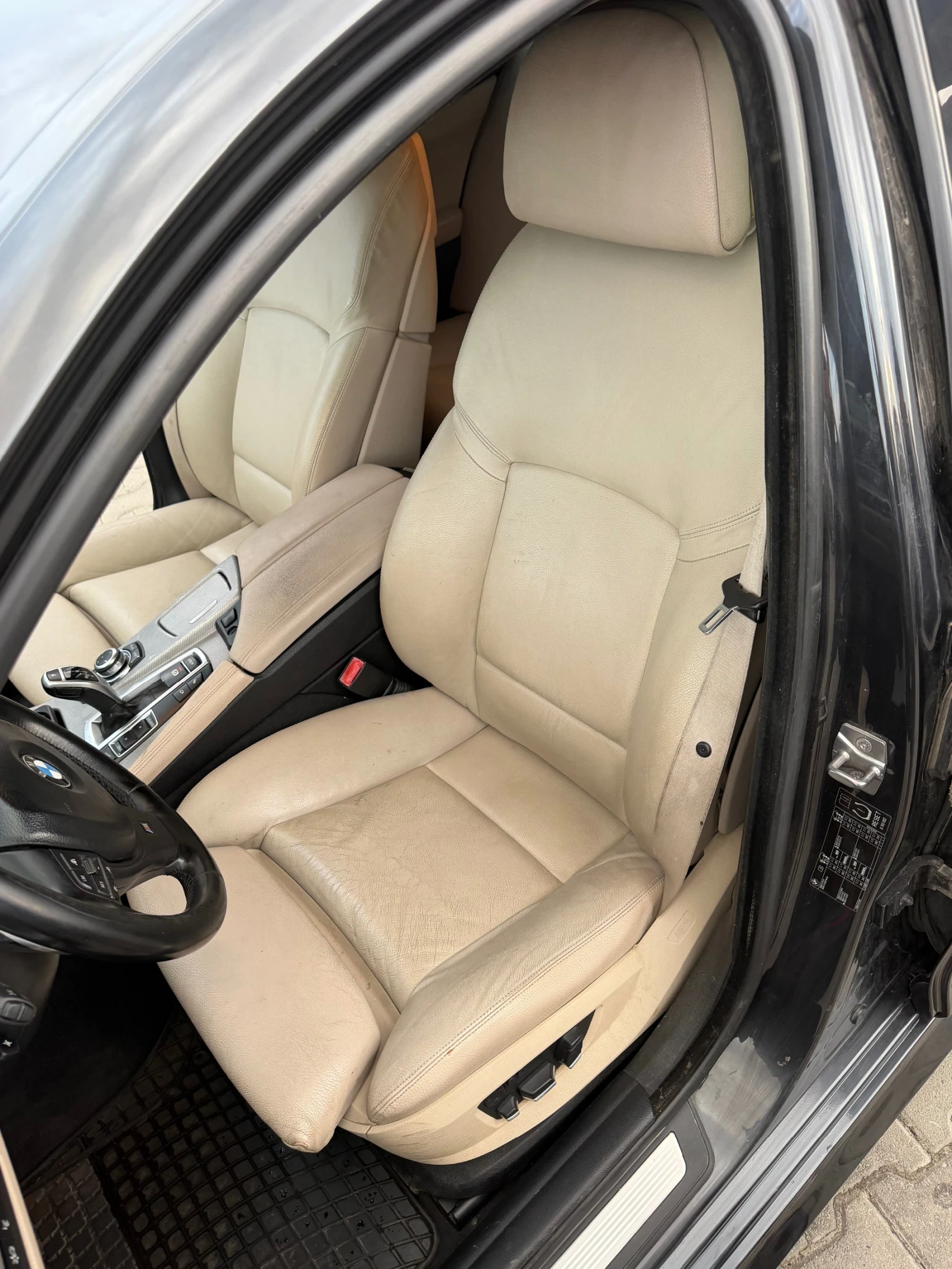 BMW 535 M pack, Distronic, 3TV, масаж, 360, soft close, снимка 17 - Автомобили и джипове - 55658064