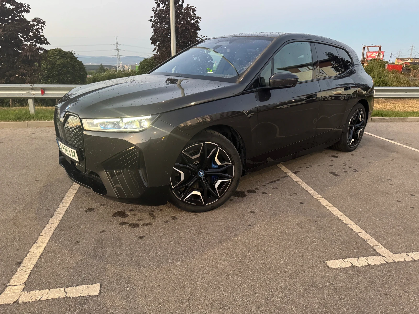 BMW iX xDrive 40 ПАНОРАМА| Laserlight| 4WheelSteer| Harma
