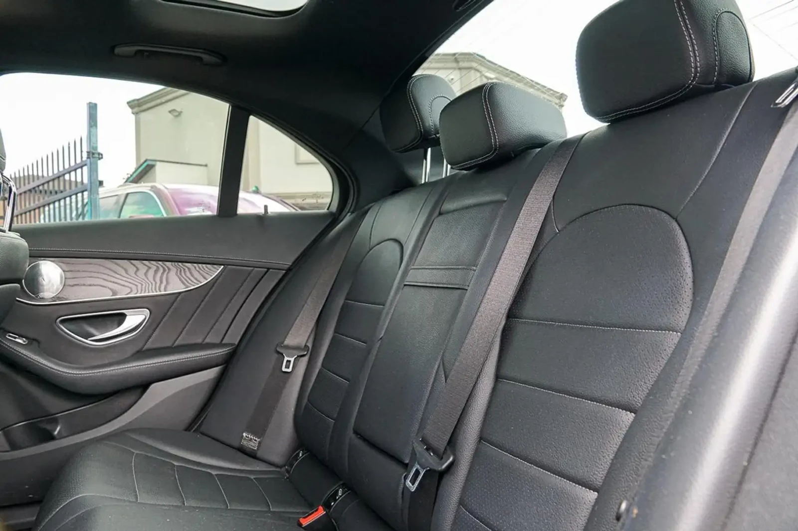 Mercedes-Benz C 400 AMG* LINE* 4MATIC* CARBON* BURMESTER* ПАНОРАМА* , снимка 17 - Автомобили и джипове - 56166379