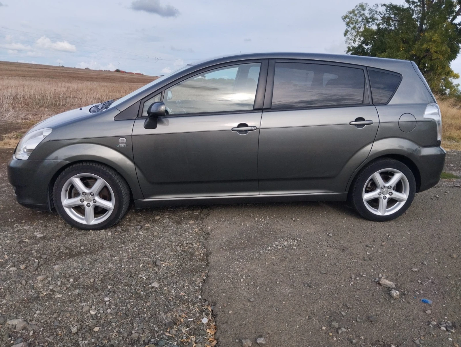 Toyota Verso, снимка 5 - Автомобили и джипове - 56274097
