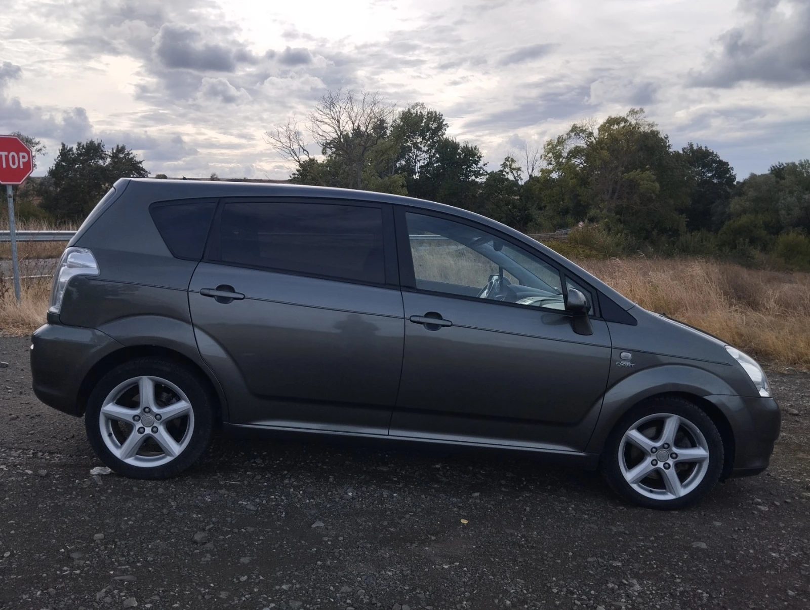 Toyota Verso, снимка 2 - Автомобили и джипове - 56274097