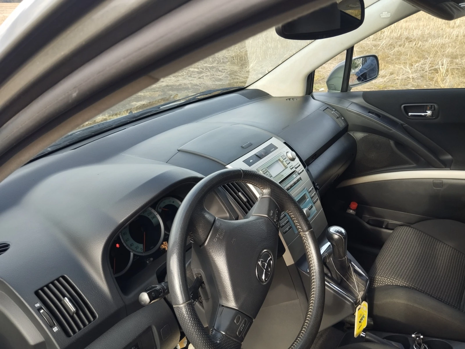 Toyota Verso, снимка 4 - Автомобили и джипове - 56274097