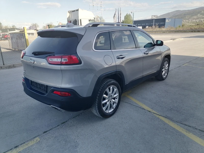 Jeep Cherokee *НОВ ВНОС*КОЖА*НАВИГАЦИЯ*ТОП СЪСТОЯНИЕ* СЪСТОЯНИЕ , снимка 6 - Автомобили и джипове - 45191959