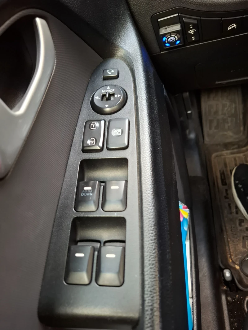 Kia Sportage 2.0 ГАЗ-БЕНЗИН ПАНОРАМА, МН. ЕКСТРИ, снимка 7 - Автомобили и джипове - 52172234