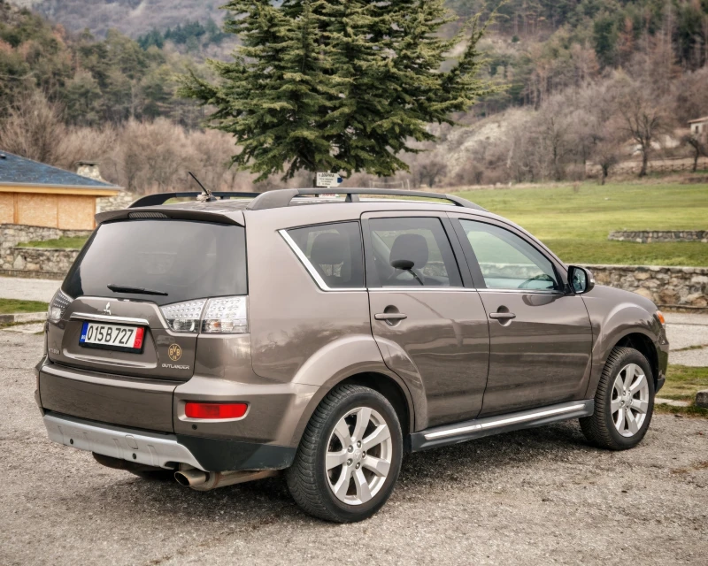 Mitsubishi Outlander 2.0i ГАЗ, снимка 5 - Автомобили и джипове - 53163337