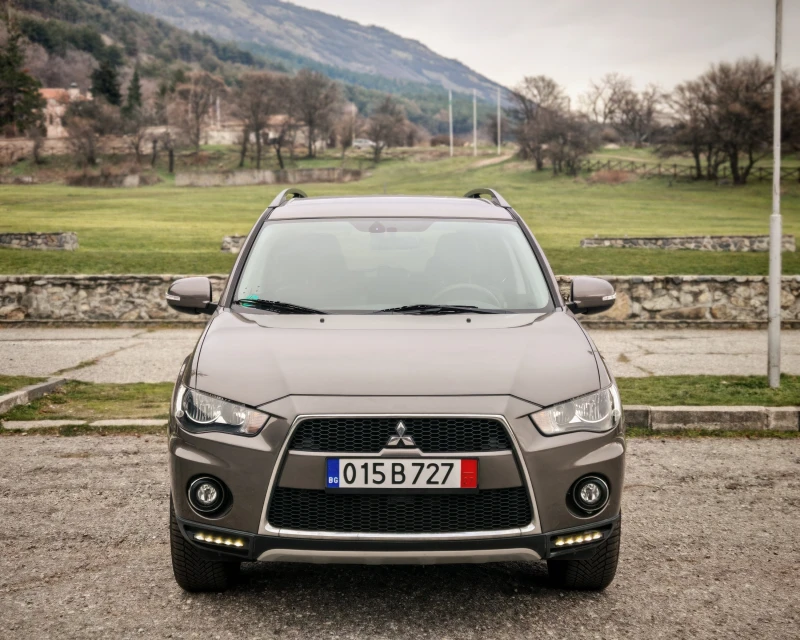 Mitsubishi Outlander 2.0i ГАЗ, снимка 2 - Автомобили и джипове - 53163337