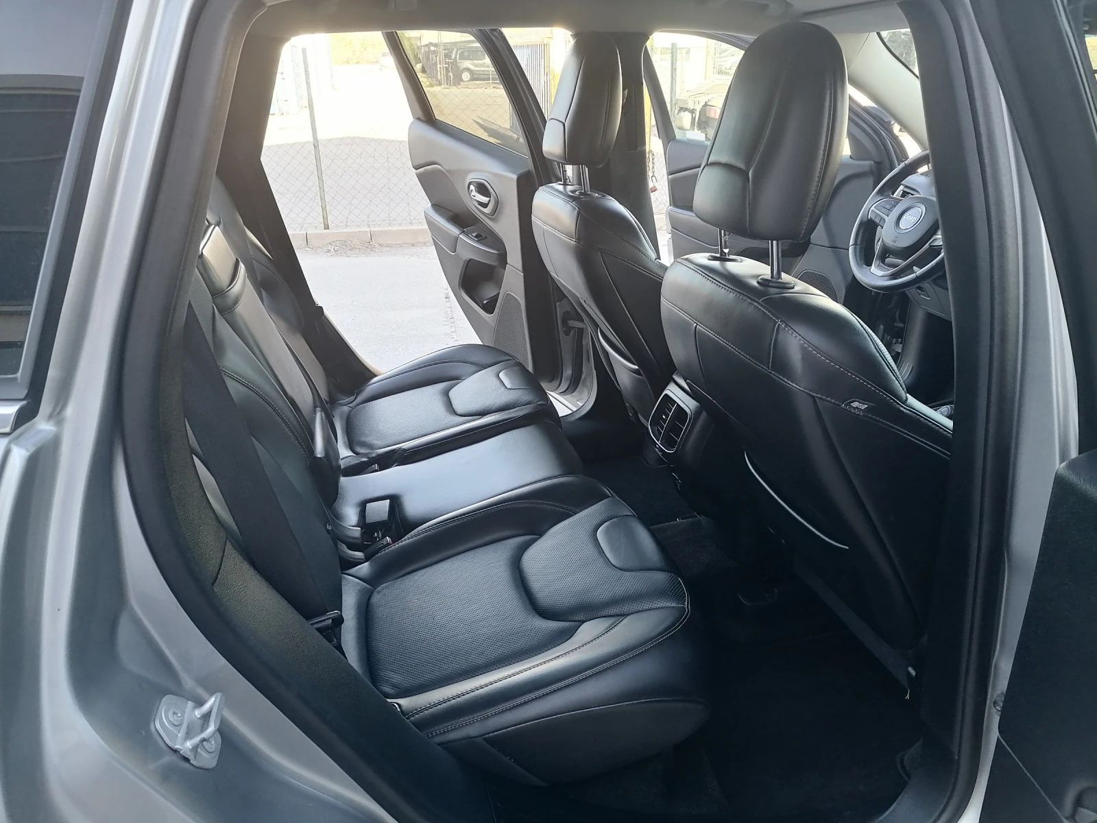 Jeep Cherokee *  * * *  *  | Mobile.bg   11