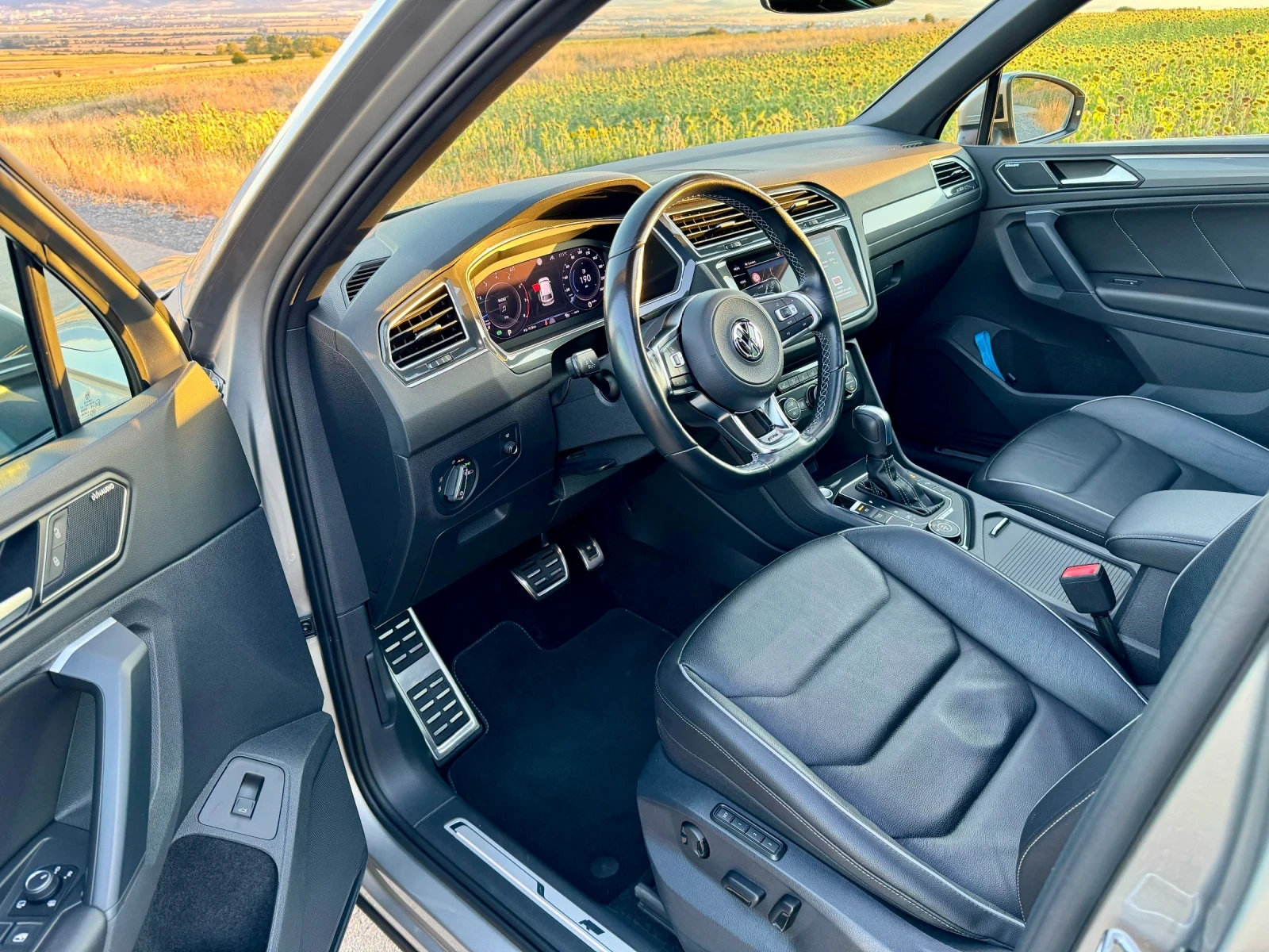 VW Tiguan 2.0 TSI R-Line - изображение 8