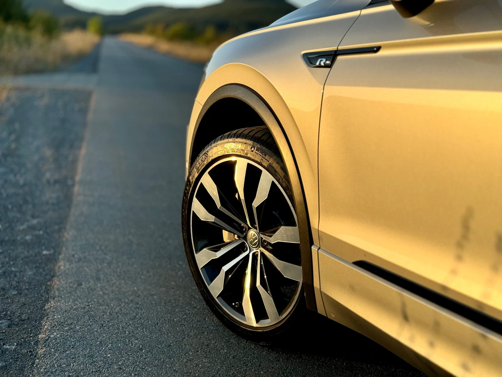 VW Tiguan 2.0 TSI R-Line - изображение 4