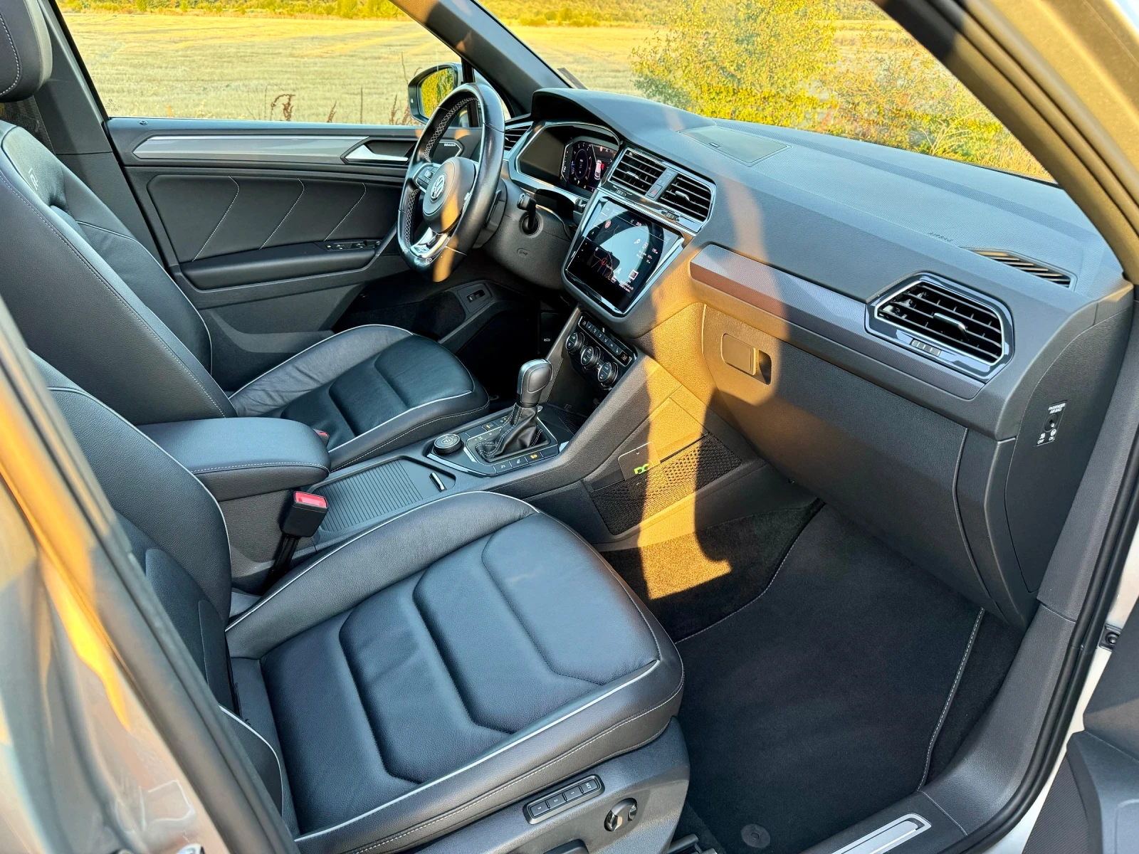 VW Tiguan 2.0 TSI R-Line - изображение 10