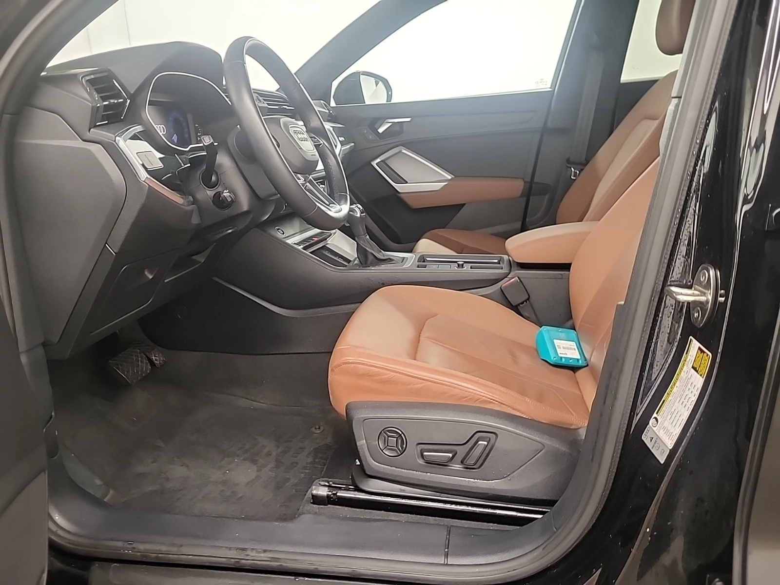 Audi Q3 KOMFORT * CARFAX * АвтоКредит * Цена до България*  - изображение 8