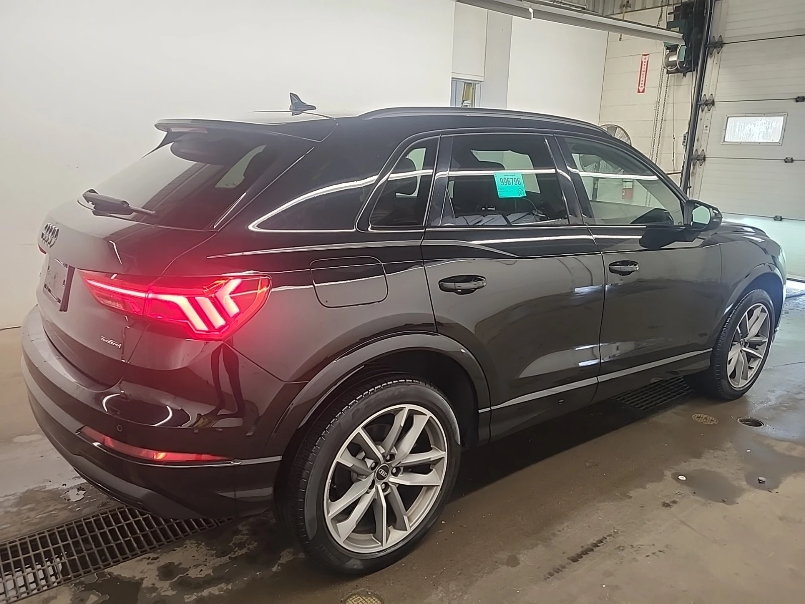 Audi Q3 KOMFORT * CARFAX * АвтоКредит * Цена до България*  - изображение 3