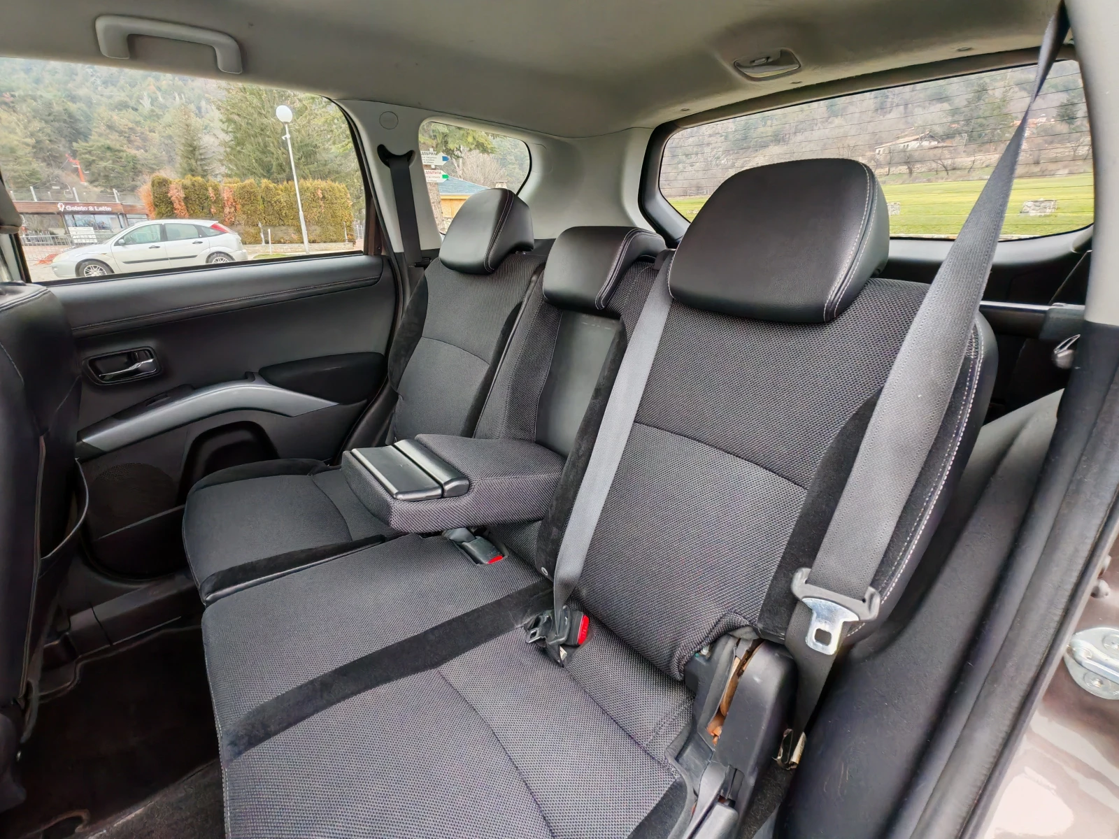 Mitsubishi Outlander 2.0i ГАЗ - изображение 10