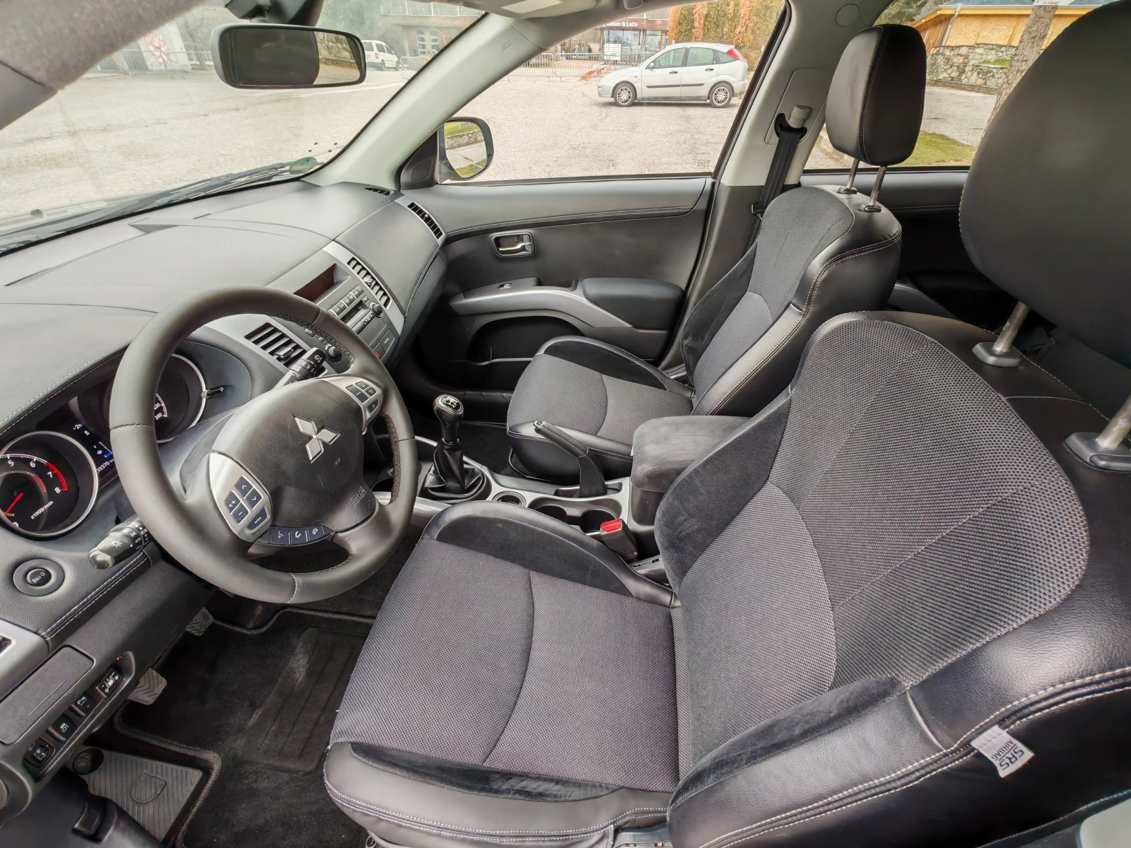 Mitsubishi Outlander 2.0i ГАЗ - изображение 9