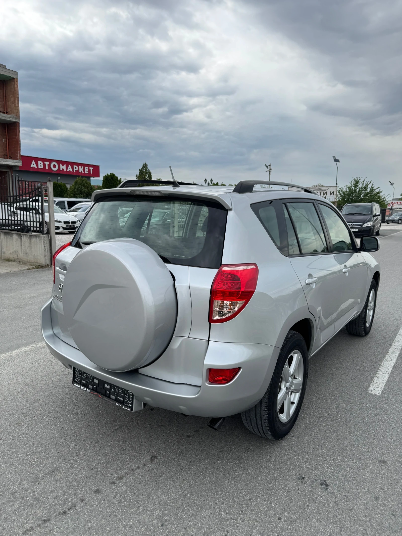 Toyota Rav4 2.0 бензин* АВТОМАТИК* УНИКАЛЕН , снимка 4 - Автомобили и джипове - 54457407