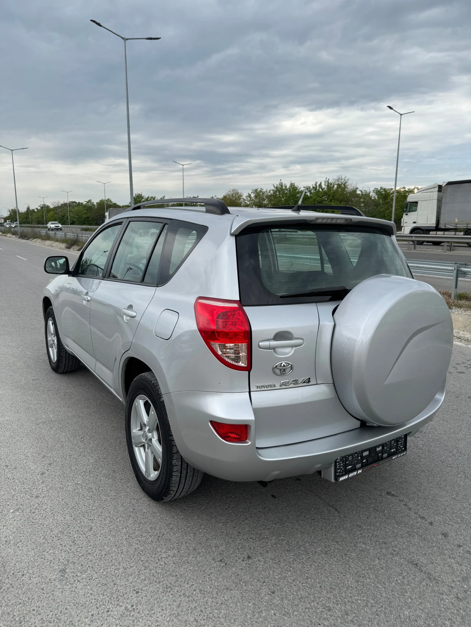 Toyota Rav4 2.0 бензин* АВТОМАТИК* УНИКАЛЕН , снимка 6 - Автомобили и джипове - 54457407